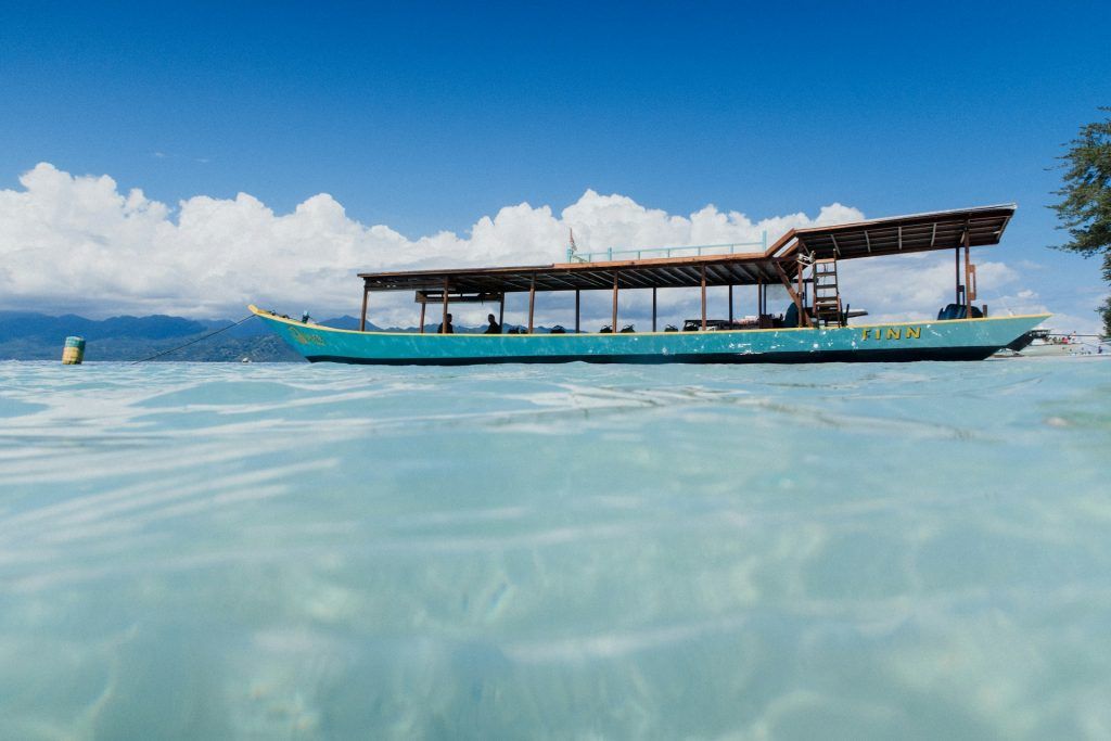 Disfrutar de las aguas cristalinas es una de las mejores cosas que hacer en Gili Trawangan.